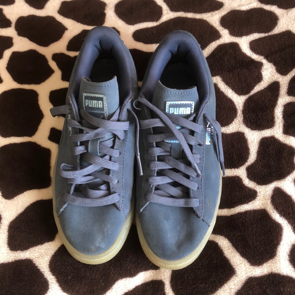 suede pumas